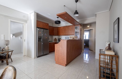 Kinosargous Apartment | 3 bedroom apt in Athens with Acropolis View
