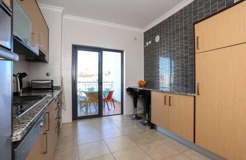 Lagos Apartment | 3-Bedroom Apt, Sleeps 6, Pool, Gym & Jacuzzi