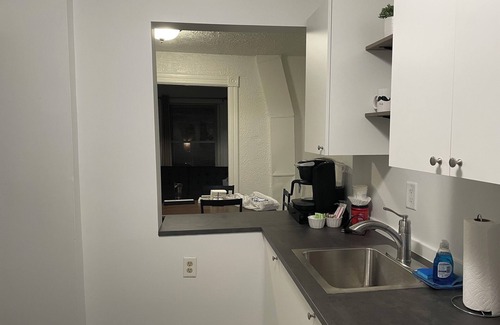 Fort Wayne Apartment | 3-bedroom apt with central ac , Downtown unit2 walking distance Fort Wayne.