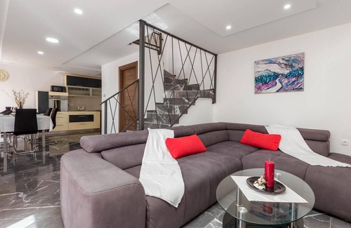 Jurdani House | 3 bedroom awesome home in Jurdani