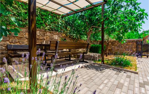 Drnis House | 3 Bedroom Awesome Home In Badanj