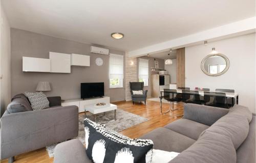 Drnis House | 3 Bedroom Awesome Home In Badanj