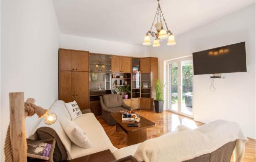 Srinjine House | 3 Bedroom Awesome Home In Srinjine