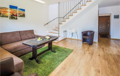 gmina Bedzino House | 3 Bedroom Awesome Home In Mscicie