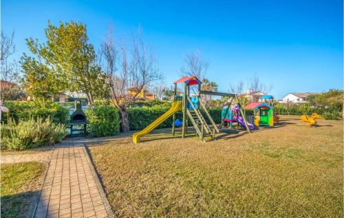Isola Albarella House | 3 Bedroom Awesome Home In Albarella Ro