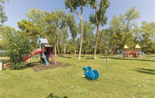 Isola Albarella House | 3 Bedroom Awesome Home In Albarella Ro