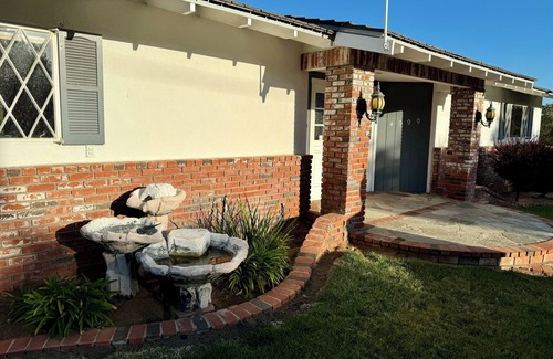 Olde Carlsbad House | 3-bedroom beach house Carlsbad-1 mile to beach, family & pet friendly, LEGOLAND