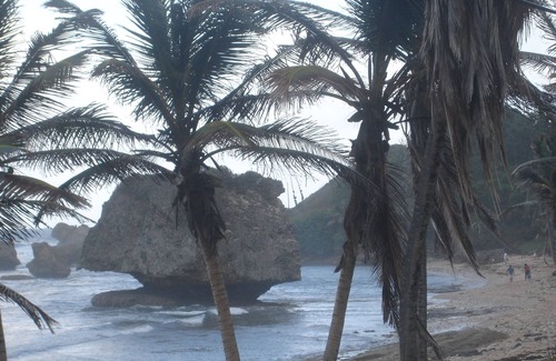 Hill Crest House | 3 Bedroom Beach-side Villa with Scenic Views of the Atlantic Ocean