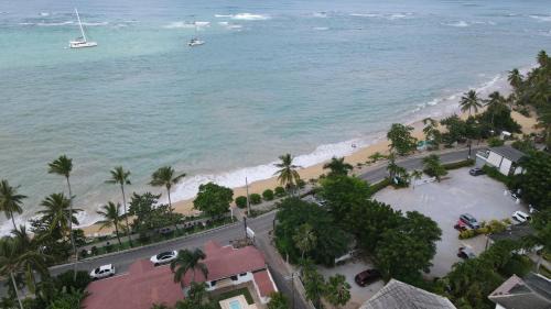La Iglesia Villa | 3 Bedroom Beach Villa With Parking