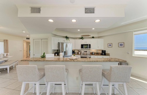Englewood Condo | 3 Bedroom- Beachfront Condo with Amazing Sunset Views of the Gulf