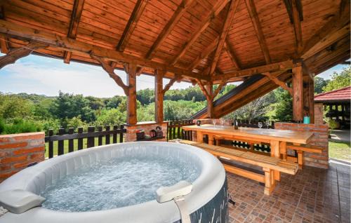 Ljubescica House | 3 Bedroom Beautiful Home In Novi Marof