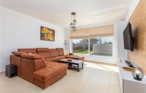 Marcana House | 3 Bedroom Beautiful Home In Segotici