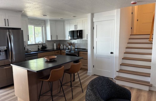 Hermiston House | 3-bedroom, Beautifully Remodeled, Large Fenced Yard