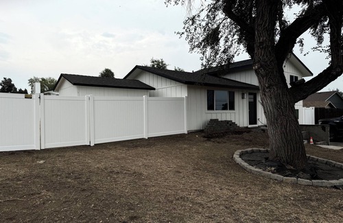 Hermiston House | 3-bedroom, Beautifully Remodeled, Large Fenced Yard