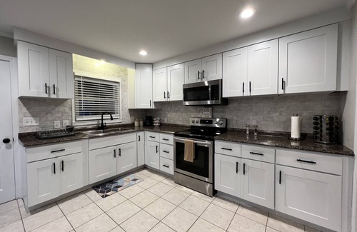 Apex House | 3 bedroom brick ranch