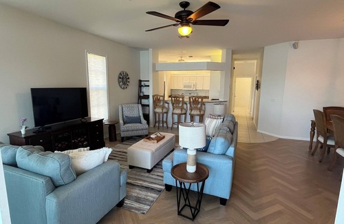 Crown Pointe Condo | 3-bedroom condo in beautiful Naples with a phenomenal lake view