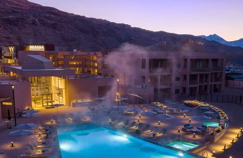 Moab Condo | 3-bedroom condo in gorgeous Moab with AC, fitness room. Start your adventure
