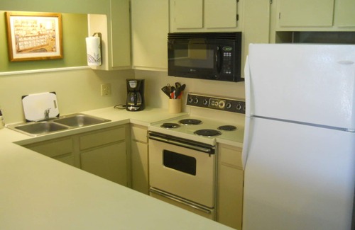 Ghent Condo | 3 Bedroom Condo slopeside at Winterplace Ski Resort with the convenience of home