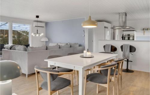 Dannemare House | 3 Bedroom Cozy Home In Dannemare