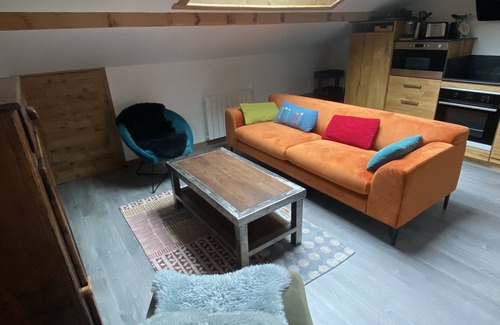 Araches-la-Frasse House | 3-bedroom duplex in quiet, cocooning chalet. Pets welcome!