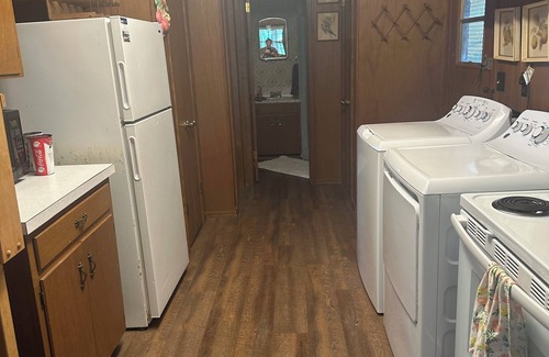 Eufaula Cabin | 3-bedroom Eufaula cove cabin with lake view and lake access