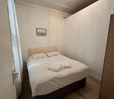 Stratford Apartment | 3 bedroom flat Millais rd