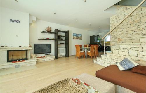 Krizine House | 3 Bedroom Gorgeous Home In Svivan