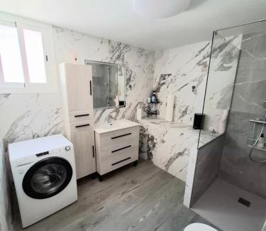 Peniscola House | 3 Bedroom home with Private Pool & Parking