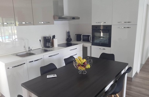 Drinovci House | 3-bedroom house in lovely Drinovci with AC, WiFi. Enjoy a peaceful stay