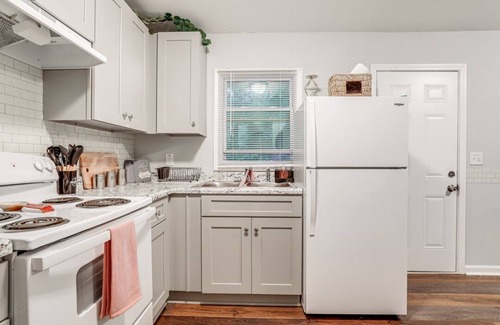 Belvedere Park House | 3-bedroom house in perfect Decatur with AC