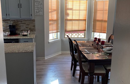 Pike House | 3-bedroom house in Charming House in Indianapolis 15 minutes from the down town