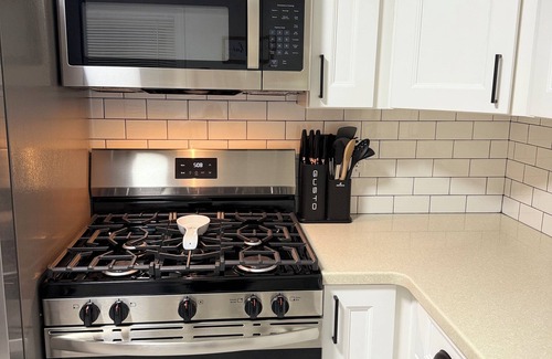 Erie House | 3-bedroom house in wonderful Erie with AC, WiFi