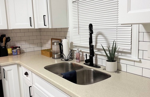 Erie House | 3-bedroom house in wonderful Erie with AC, WiFi