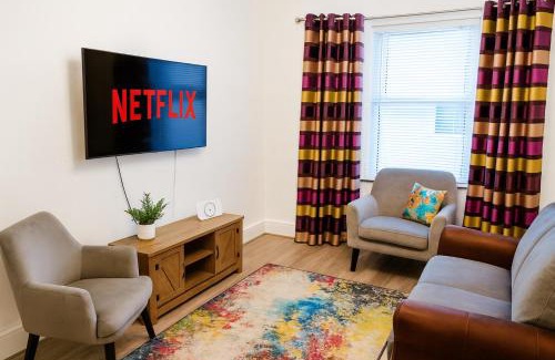 Lisburn Apartment | 3 Bedroom House, Lisburn, 16 minutes to Belfast, Parking
