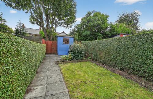 Lisburn Apartment | 3 Bedroom House, Lisburn, 16 minutes to Belfast, Parking