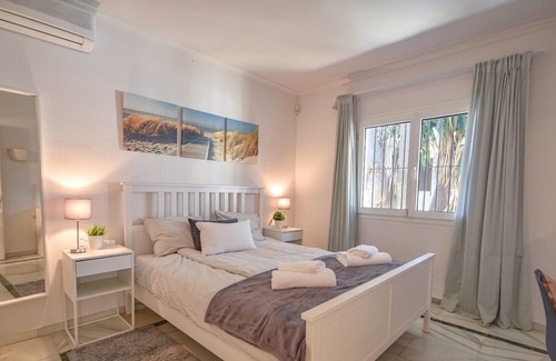 Carib Playa Ski Chalet | 3 bedroom house next to the beach in Carib Playa, Marbella