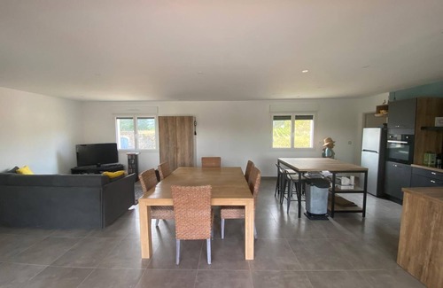 Les Assions House | 3-bedroom house + pool in southern Ardèche in the heart of vineyards, near rivers