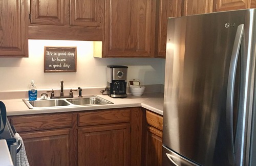 Russell Springs Cabin | 3 Bedroom Lake View Family Cabin 3/4 mile to marina! WIFI! NO CLEANING FEE