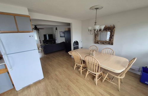 Ramara Cottage | 3 bedroom Lakefront Cottage on Kawartha Lakes close to the GTA. Pet friendly!