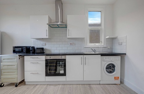 Northumberland Park House | 3 Bedroom Luxury House near Subway, Tottenham Stadium with Garden and Parking