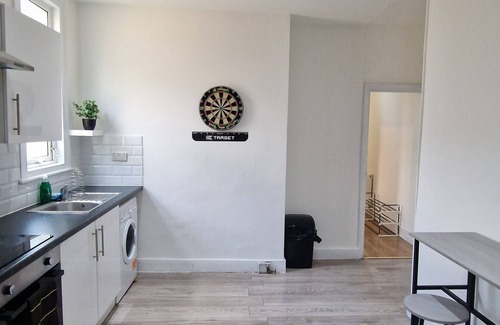 Northumberland Park House | 3 Bedroom Luxury House near Subway, Tottenham Stadium with Garden and Parking