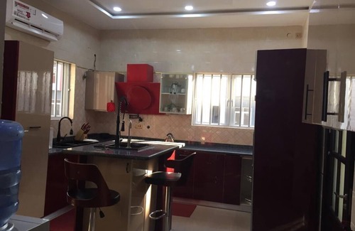Ofin House | 3 Bedroom Luxury Lifestyle HomeAwayfromHome