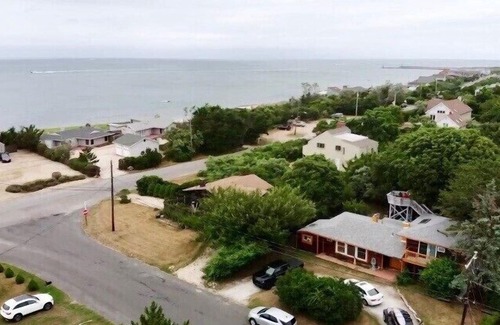 Culloden Shores House | 3 Bedroom Montauk Vacation Rental, One Block From The Private Beach!