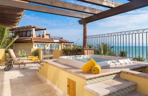 Flamingos Apartment | 3 bedroom oceanfront suite with terrace, Jacuzzi and all the amenities