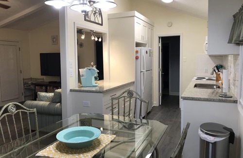 Myrtle Beach Cottage | 3 Bedroom plus convertible bed, 2 Bath, Dog Friendly, Sleeps 9 - golf cart