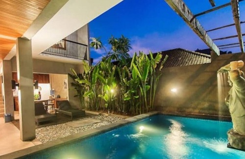 Raya Kuta Villa | 3 Bedroom Pool Villa Near Ground Zero Legian