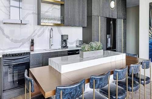 Downtown Atlanta Condo | 3 Bedroom Presidential Condo in Centennital Park, Margaritaville, Atlanta!