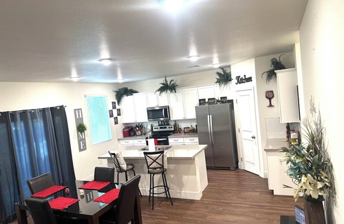 Centennial Ranch - Classics House | 3-Bedroom Retreat in North Las Vegas –Private Yard, Fast Wi-Fi, Family Friendly