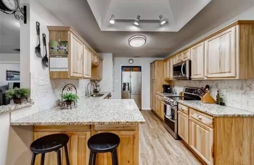 Buda House | 3-bedroom spacious, private house with pool, game room, fitness room, sleeps 8+