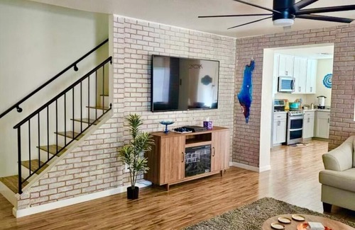 Rillito House | 3-bedroom spacious Tucson home, newly remodeled kitchen